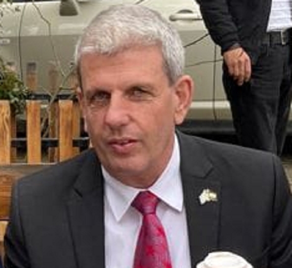 ערן צימרין מתרים פדרציות יהודיות וגונב את כל הכסף