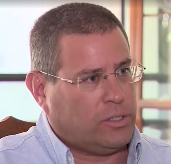 עמיקם הדר העורך דין הנוכל שפיברק סגירות תיקים בדיוניים יוצא מהכלא