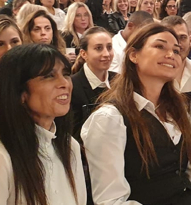 רומי קנבל ומיכל מיקי ברנט שתי נחשות צפע בתמונה אחת