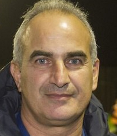 אריה עידו מחלטר בכדורגל ומנהל את בית המשפט החדש בקצרין