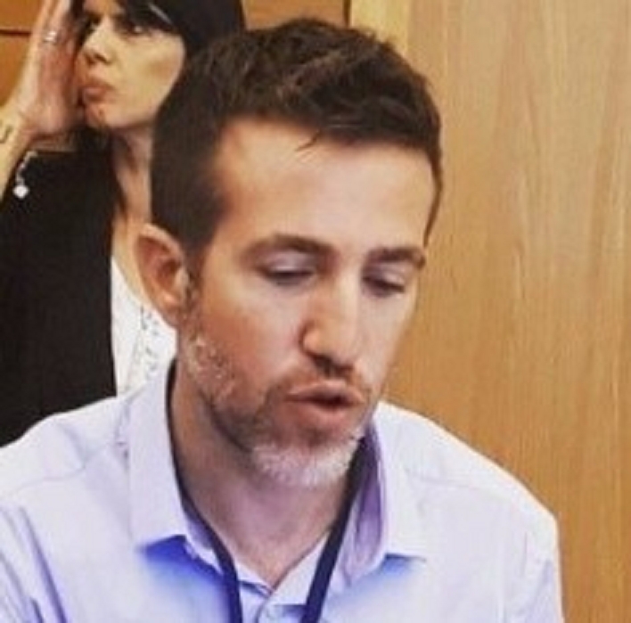 גיל חורב הקוקסינל שמנהל את תעמולת החוטפות הסוציונאציות בישראל