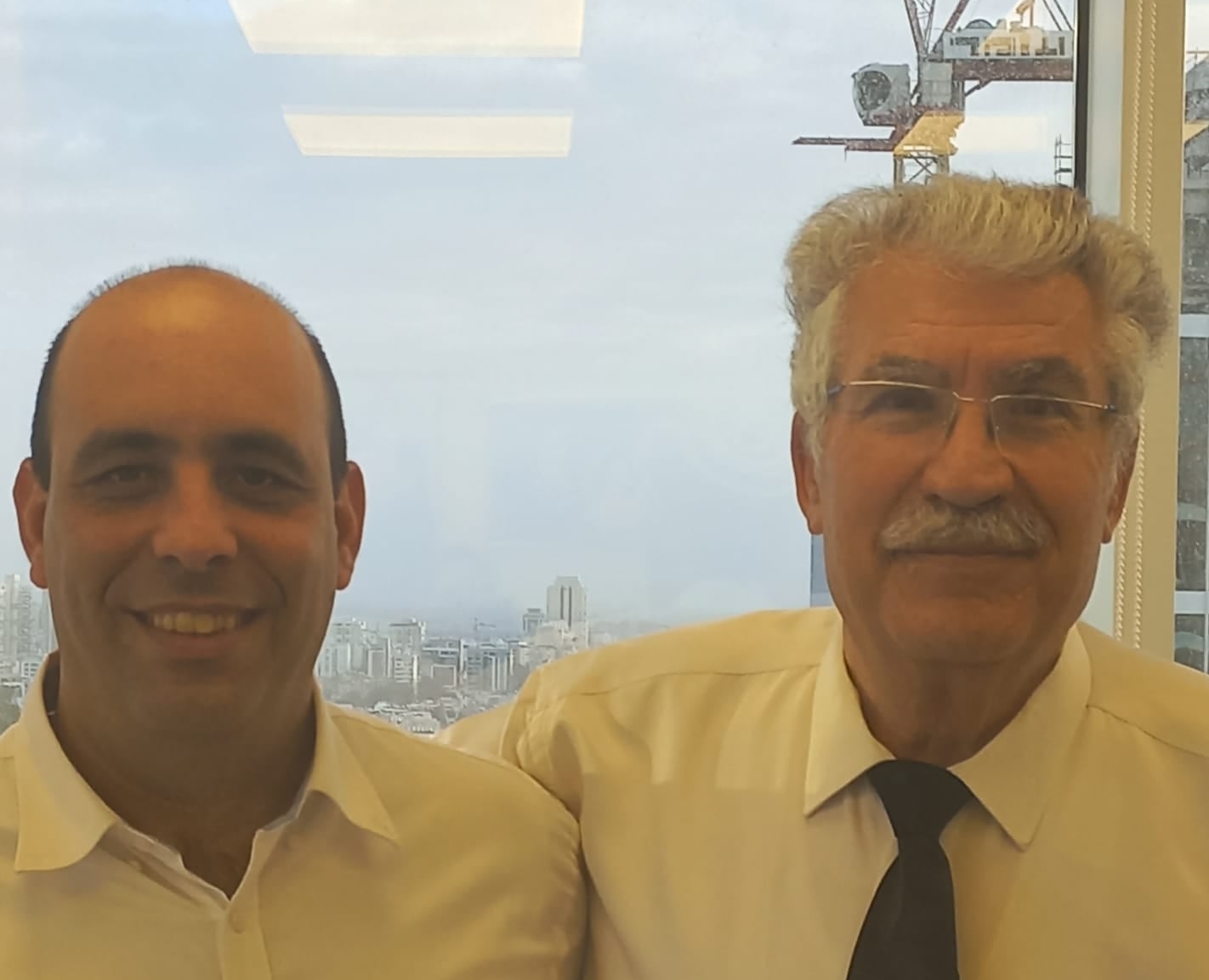 רמי בז'ה משמאל עם המנטור של עידו דיבון 2 זרגיגים פמיניסטים
