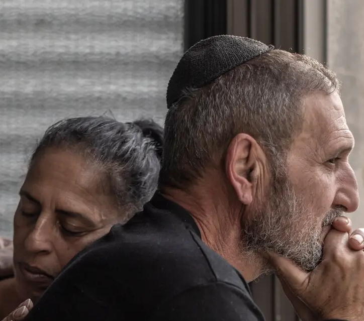 ההורים של גל עדבוש אלי ברכה 50 ואתי ברכה 56 שהבת שלהם נאנסה