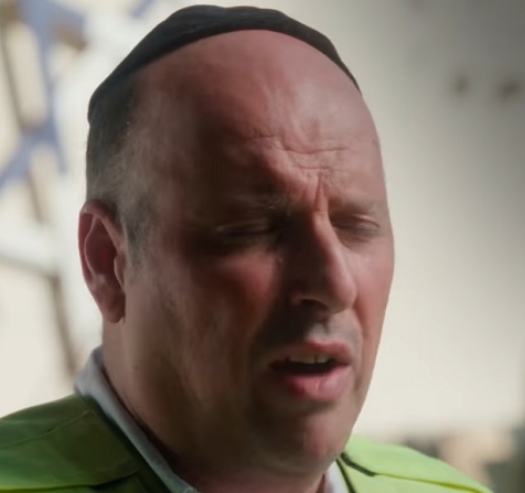 חיים אוטמזגין זקא ראו גברים עירומים קשורים בפה ובידיים שעברו אונס עי חמאס