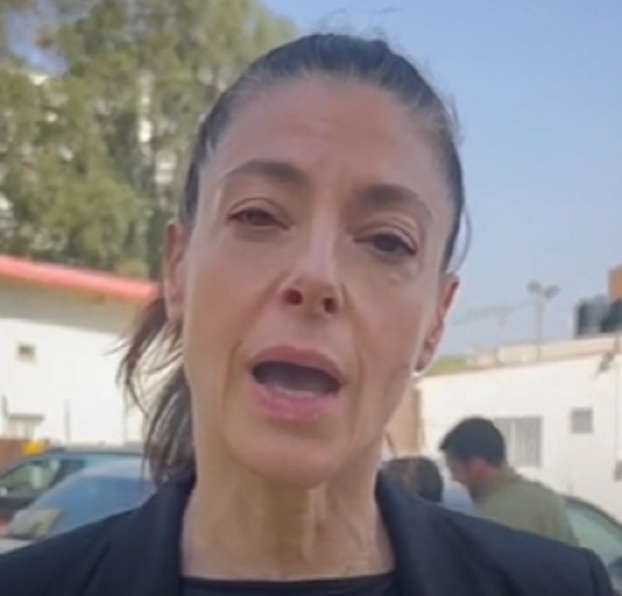 מירב מיכאלי כלבת השטן הפמיניסטית פורשת מפוליטיקה בגלל סרטן השחלה