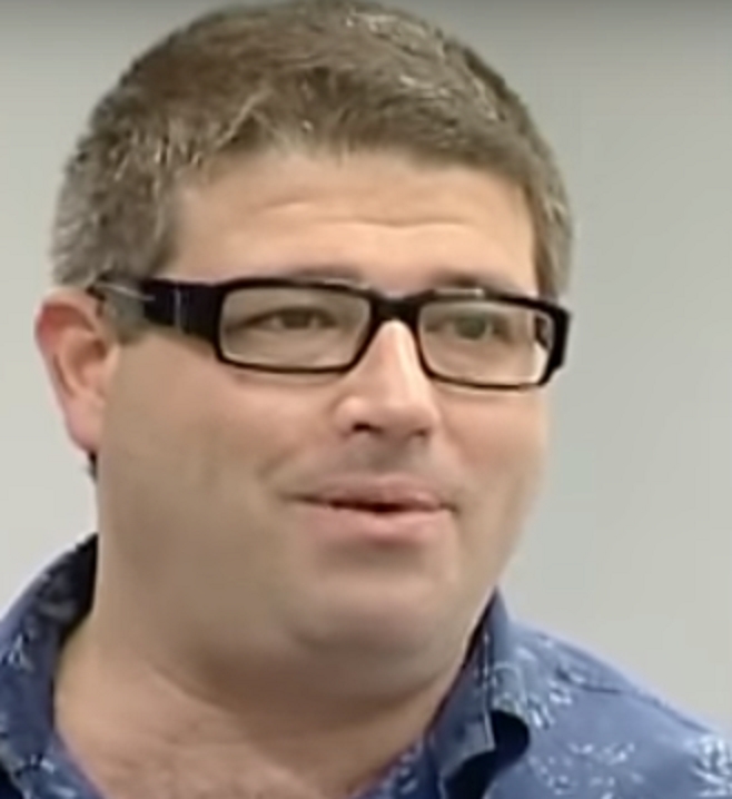 רני רהב מחפש גייז לאורגיות לפני 10 שנים