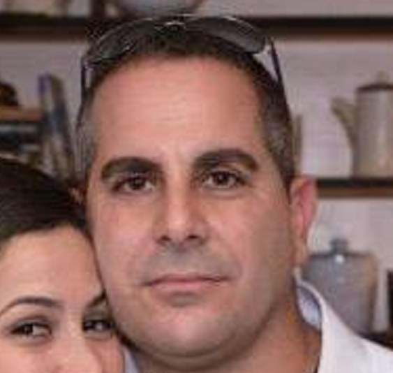 אורי זמברג ייצג אלמנה שבעלה התאבד בגללה וניסה לסחוט את היורשת
