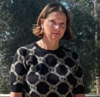 הילה רהב לפני 10 שנים בפוזה של הבתולה מריה שאוהבת זין 20 סמ
