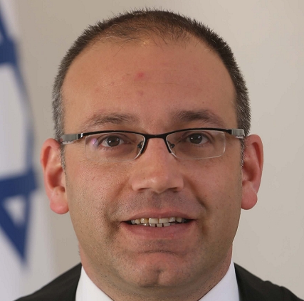 השופט חיים פס ב 2022 קיבל כתבה מפרגנת בנעמת כמה שהוא דואג לנשים