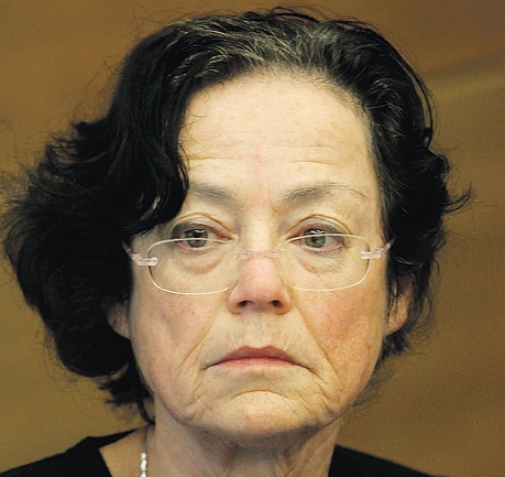 ורדה אדוארדס מכהנת נציגת ציבור בבד לעבודה משגיחה על זכויות הוווגינה