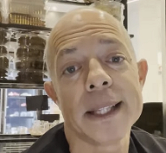רז שכניק למה הוא מלקק בטוכעס לרני רהב
