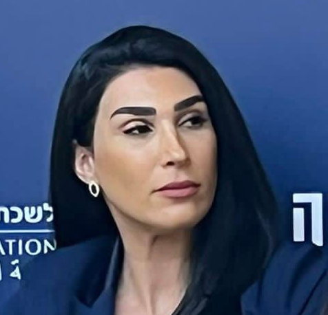 הילה יחזקאל קיבלה מרומי קנבל הזמנות להרצאות במחוז מרכז