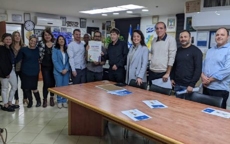רמי גרינברג עם כנופיית עובדים סוציאלים שרוצים להטריד אזרחים כקהילה מיטיבה