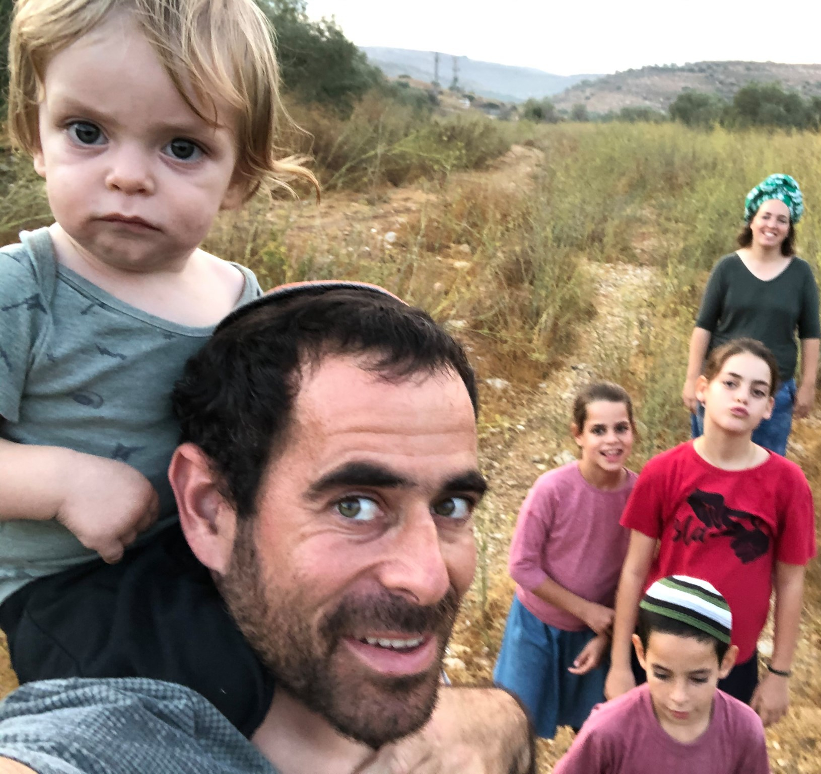 שלומית רוקח גרושה מקדומים הפכה בהמה זנותית הרועה צאן עם ערבים