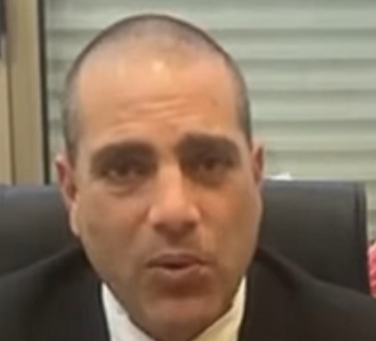 אופיר כץ קוקסינל מתחנגל חובב פמיניסטיות ובהמות מגדר