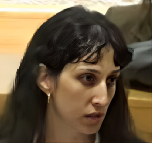 יעל ויזל הזונה שהתמחתה אצל יצחק עמית ושימשה עוזרת משפטית