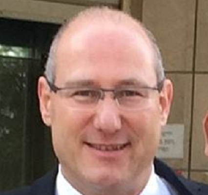 יאיר רגב קובל אתיקה שמציק לקולגות כדי להתפרסם