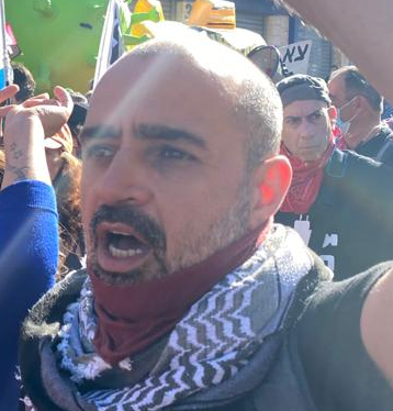 יגאל רמבם עם כפייה מהנוחבה למען חיזוק הנוחבות