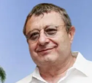 אלכס סקלר אשתו ויולטה שכבה עם אפי נוה ואחיו צביקה נוה