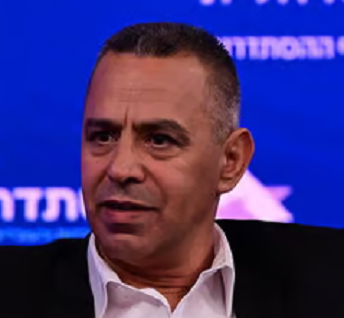 רועי יעקב רוצה לחגוג על הלומי קרב