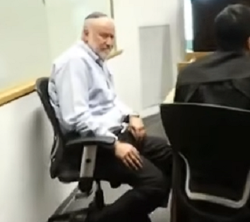 אביחי מנדלבליט יועמש שקרן על הבארבי
