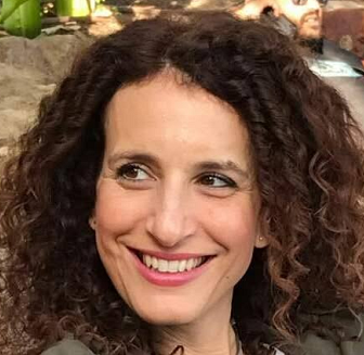 שירה לייטרסדורף שקדי מצצה להרבה פרקליטים